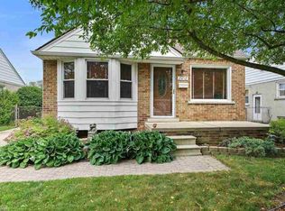 25712 Culver St, Saint Clair Shores, MI 48081
