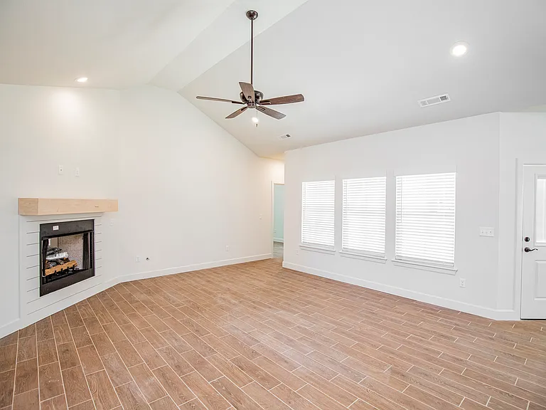 937 Cook Ln — Photo 14