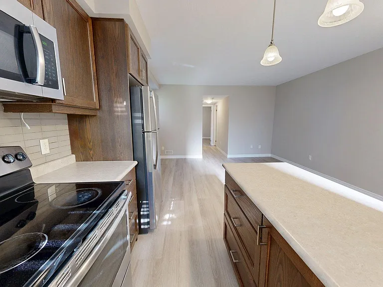 3200 Singleton Ave #8 — Photo 9