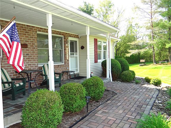 3rd image of 468 Veteran Hill Rd