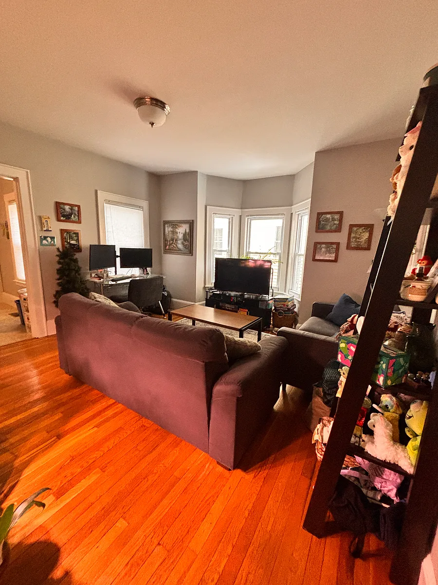 Building Photo - 132 Willow Ave #1