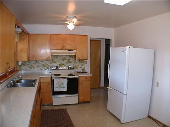 4th image of 916 Gladis Dr