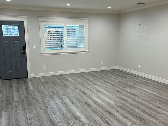 4th image of 24673 Woodward Ave