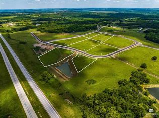 14344 Prairie Trl, Wamego, KS 66547