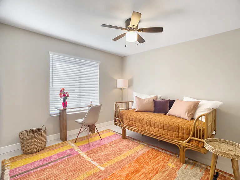 920 W Solcito Ln — Photo 25