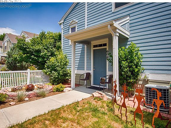 Front Yard/Patio area