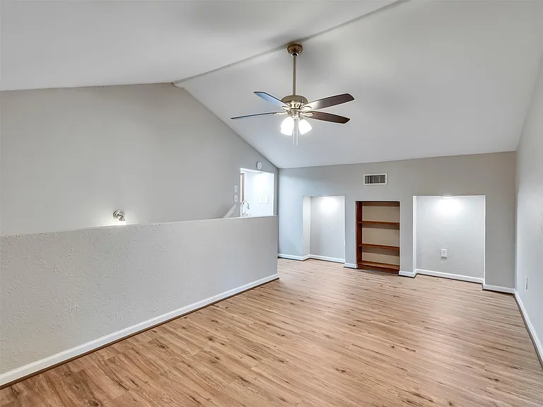 2030 Lone Rock Dr — Photo 35