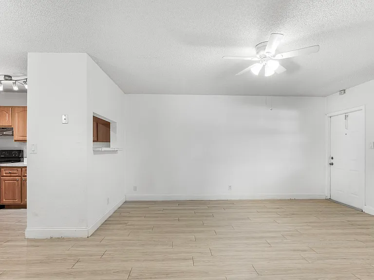 2646 Riverside Dr #2646 — Photo 4