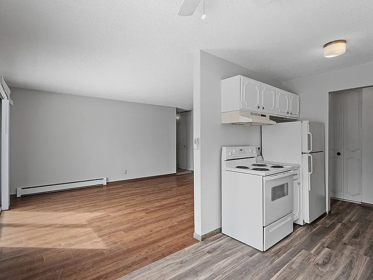 Highland Gables Apartments — Photo 27