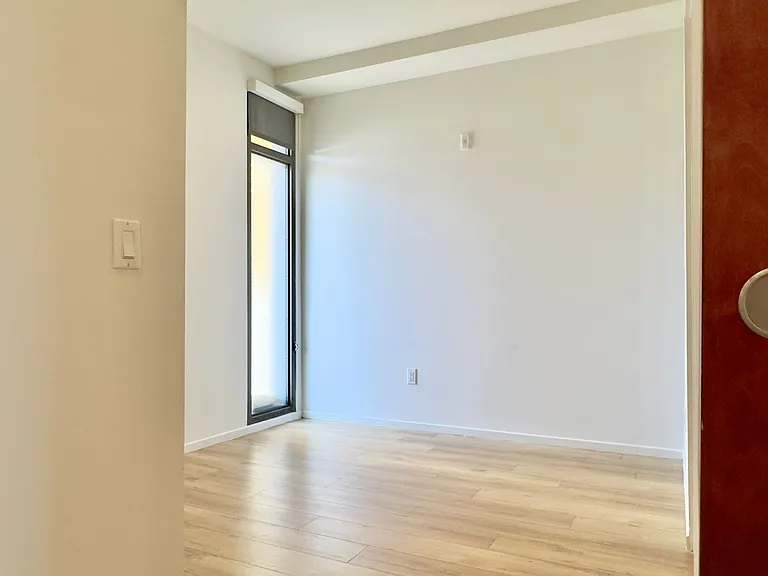 Echo Designer Loft Apartments — Photo 40