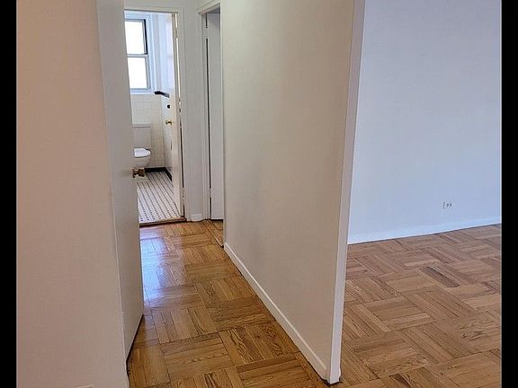 4th image of 345 W 58th St APT 9D