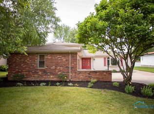 2900 Gleneagle Dr, Findlay, OH 45840