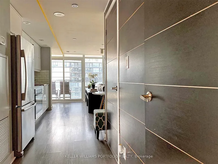 4K Spadina Ave #1618 — Photo 2