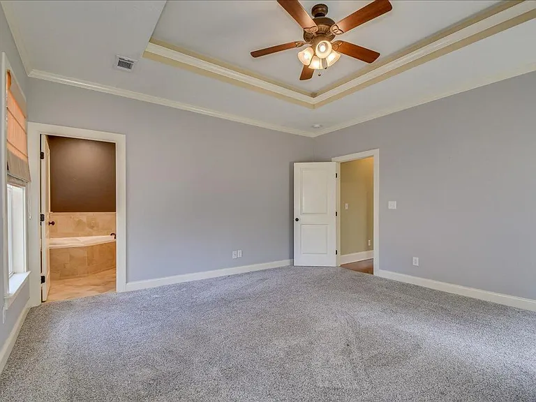 208 Havelock Dr — Photo 17