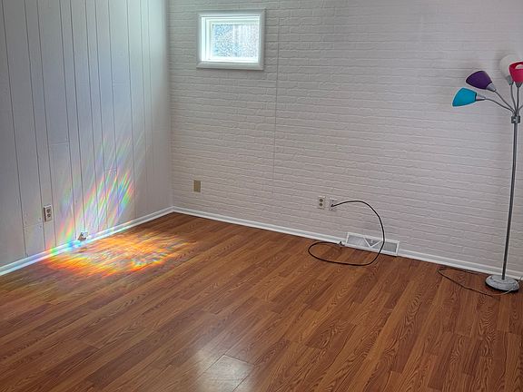 4th image of 1818 E Fairlawn Way