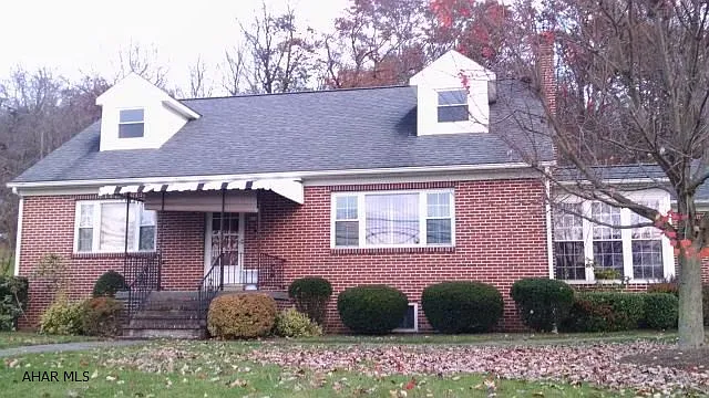 474 Bedford St photo 1