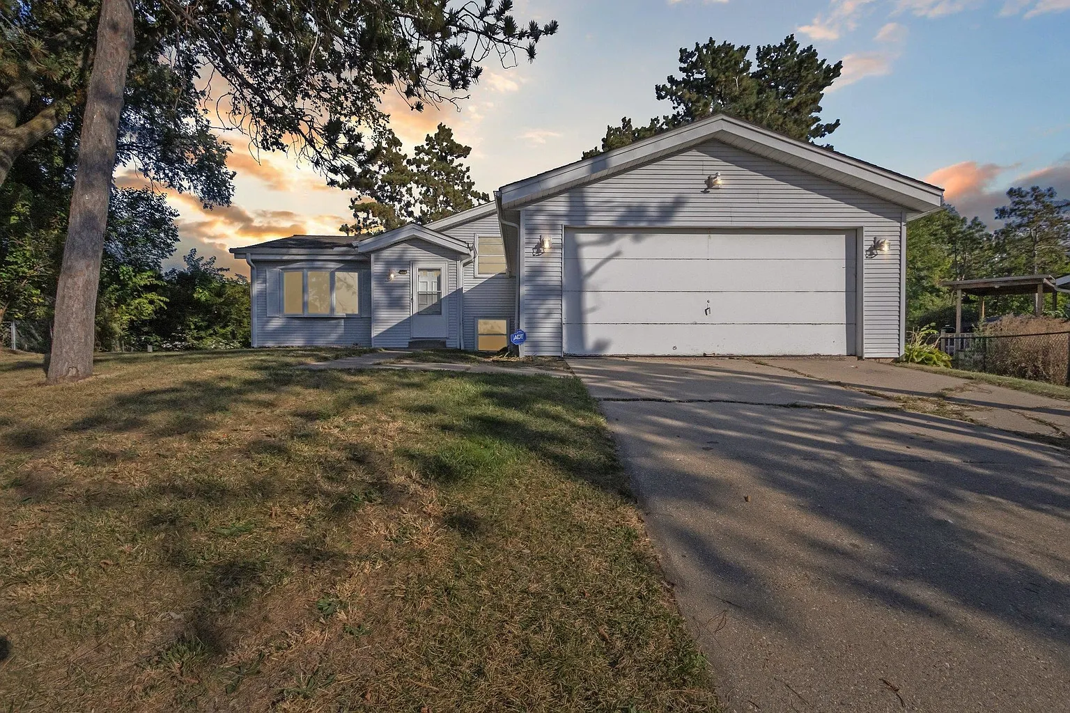 2724 Norway Pine Rd photo 1