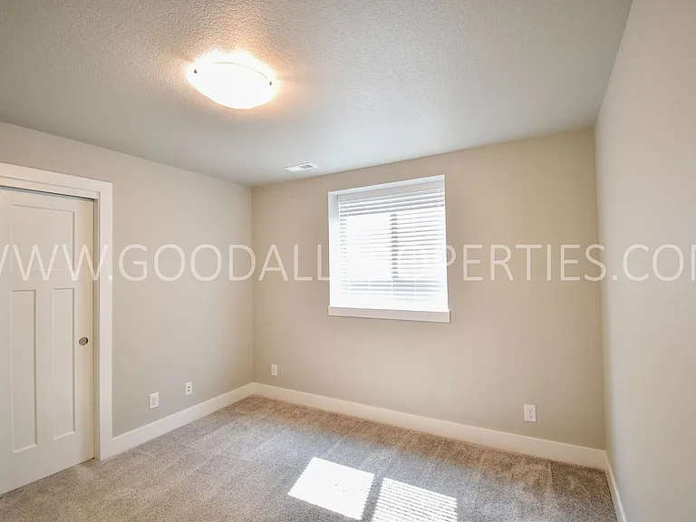 342 N Warrior Ln — Photo 23