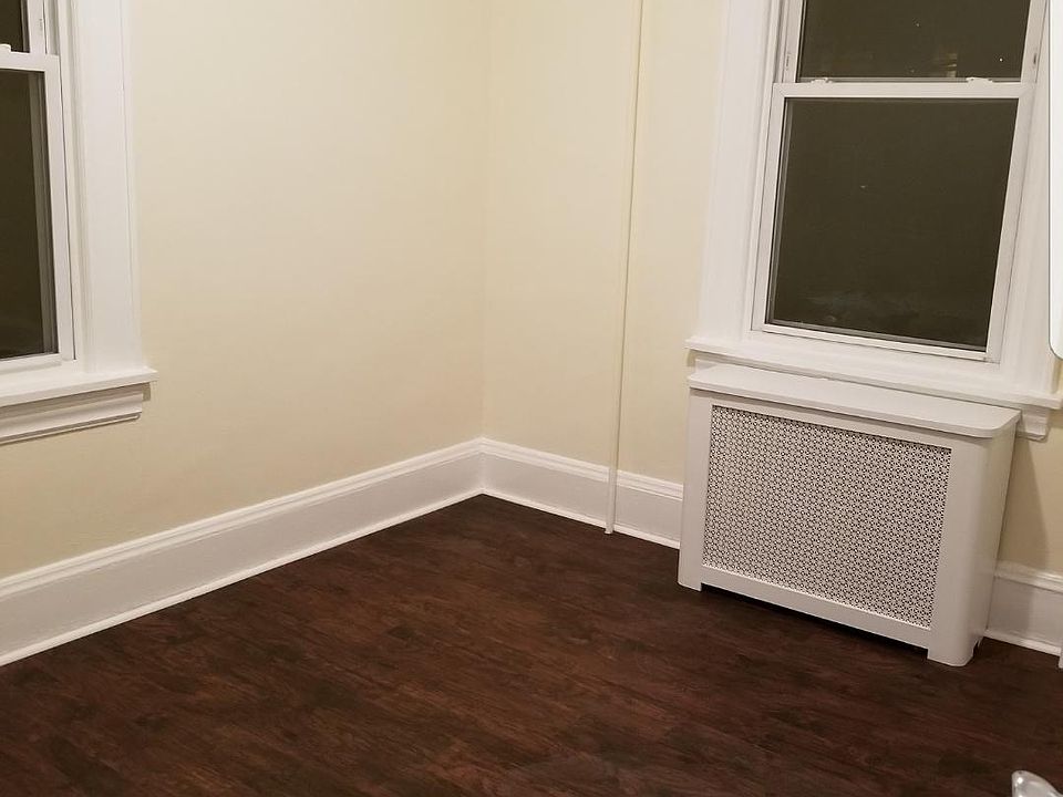 1st image of 287 Morsemere Ave #1
