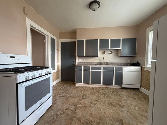 4th image of 2200-2202 Tate Ave