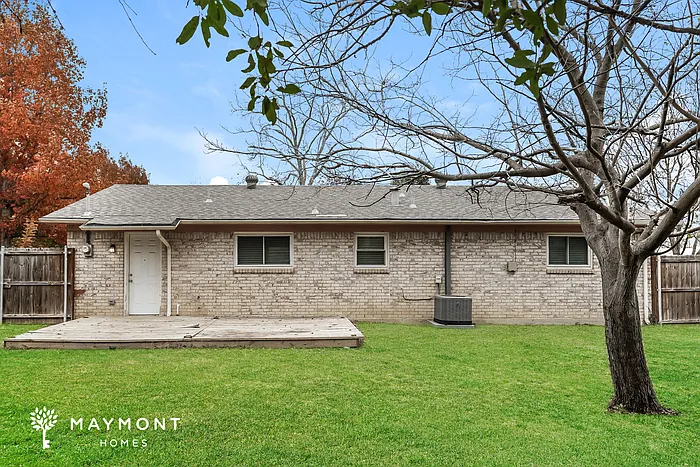441 NW Jayellen Ave — Photo 11