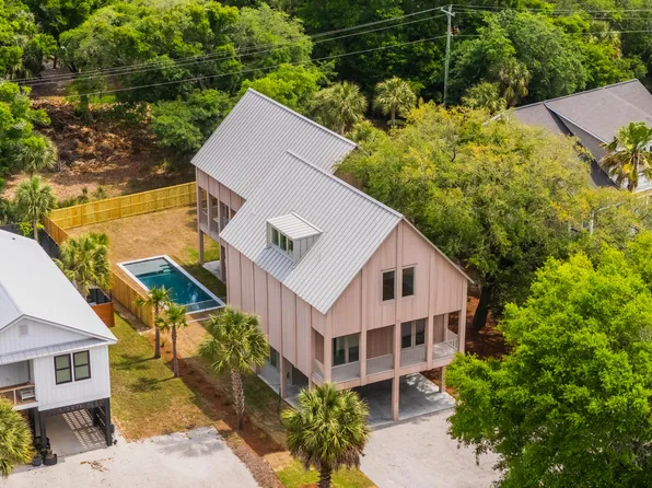 3102 Fort St, Edisto Island, SC 29438