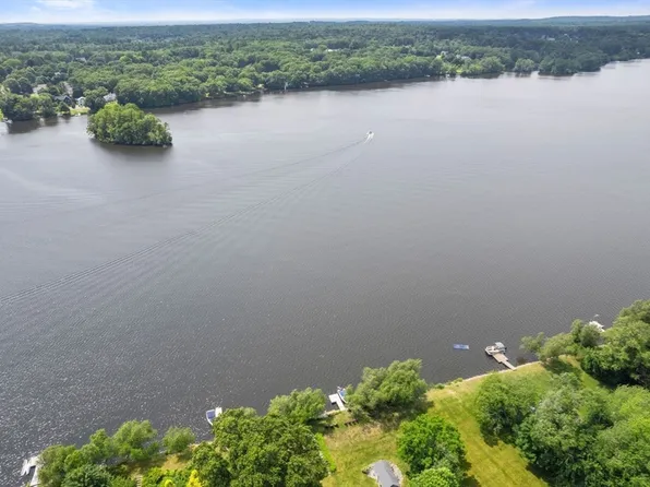 269 Bullard St, Walpole, MA 02081