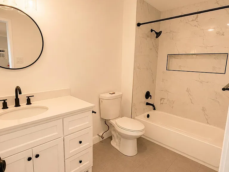 105 Amberly Dr #D — Photo 5