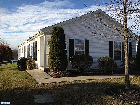 3rd image of 2036 Highland Ct #2036