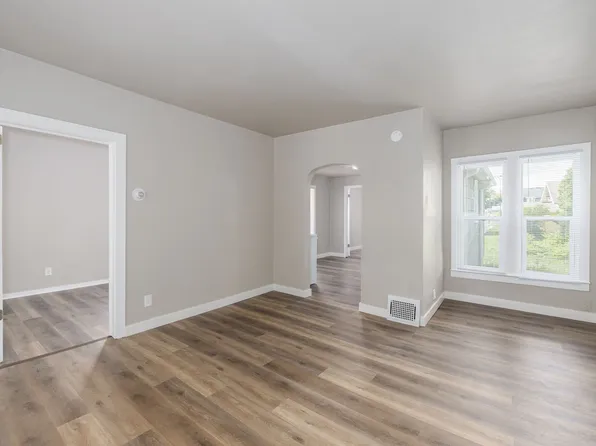 220 4th St, 220 4th St E #220, Fond Du Lac, WI 54935