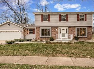 15639 Summerridge Dr, Chesterfield, MO