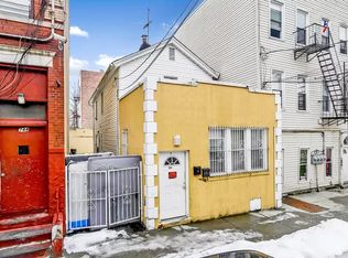 742 E 214th St #A, Bronx, NY 10467