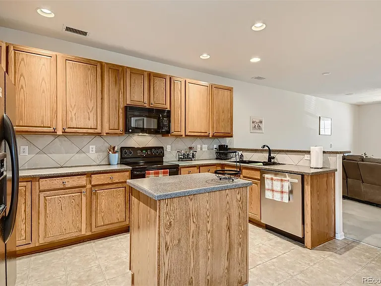 13616 Garfield St #D — Photo 3