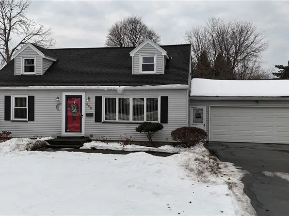 449 Lake Meadow Dr, Rochester, NY 14612