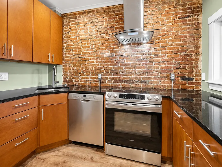 46 Riverdale St #3 — Photo 6