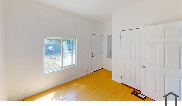 1 bed, 450 sqft, $2,100 — Photo 3