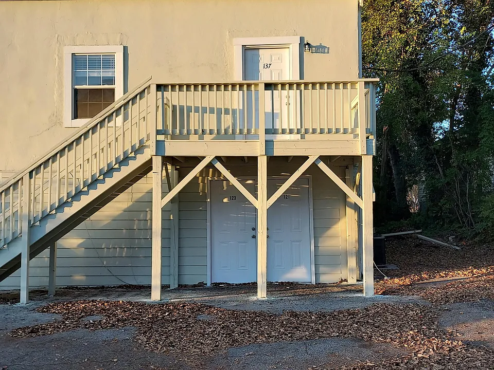 121 Sharpe St #137