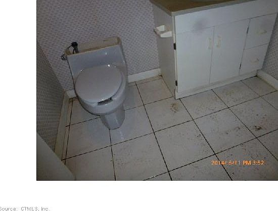 4th image of 70 Norwell St