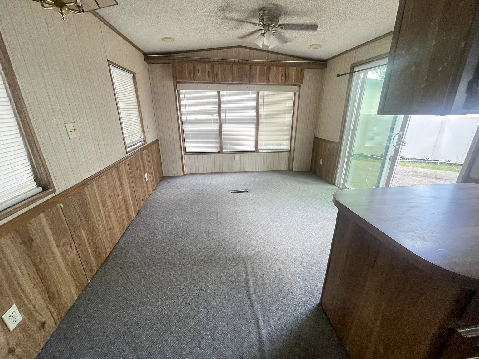 1 bed, 950 sqft, $1,000 — Photo 3