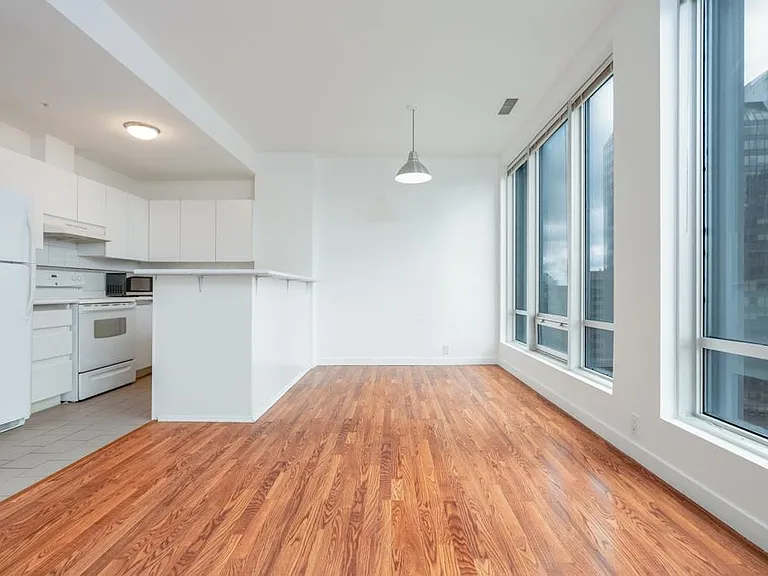 989 Nelson St #903 — Photo 12