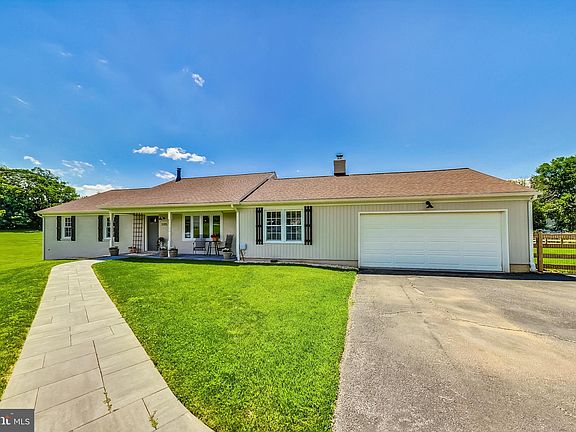 3rd image of 3395 Keats Ct