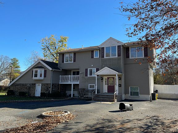 2nd image of 11 Poplar St