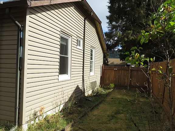 5th image of 303 Taylor St