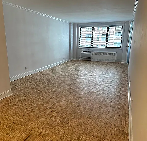 442 W 57th St #6H — Photo 4