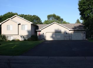 26085 Goldfinch Ct, Wyoming, MN 55092