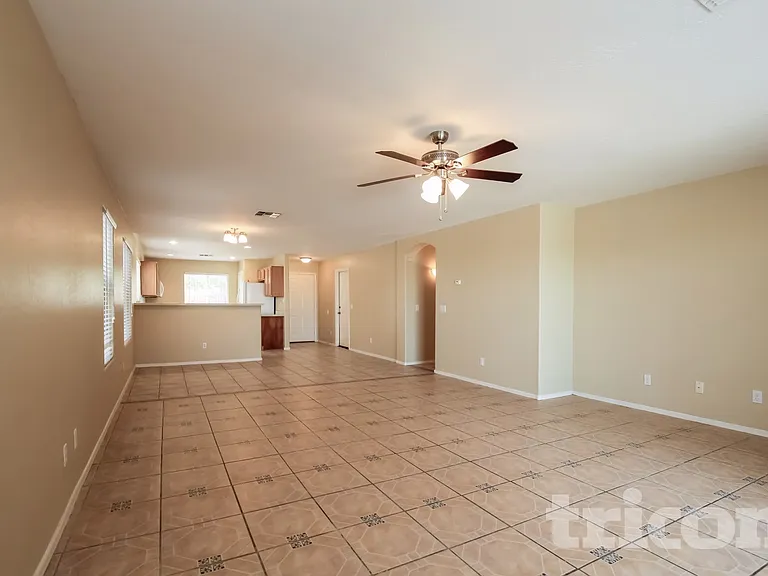 15072 W Buchanan St — Photo 3