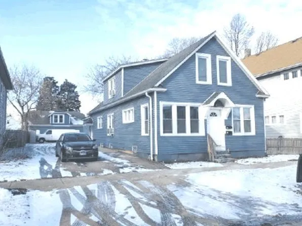 1026 Victoria Ave, North Chicago, IL 60064