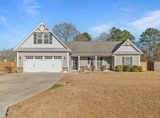 225 Long Neck Dr, Richlands, NC 28574