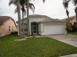 915 Lake Wellington Dr, Wellington, FL 33414