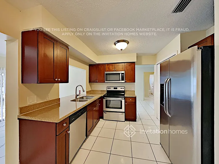 8760 Johnson St — Photo 10